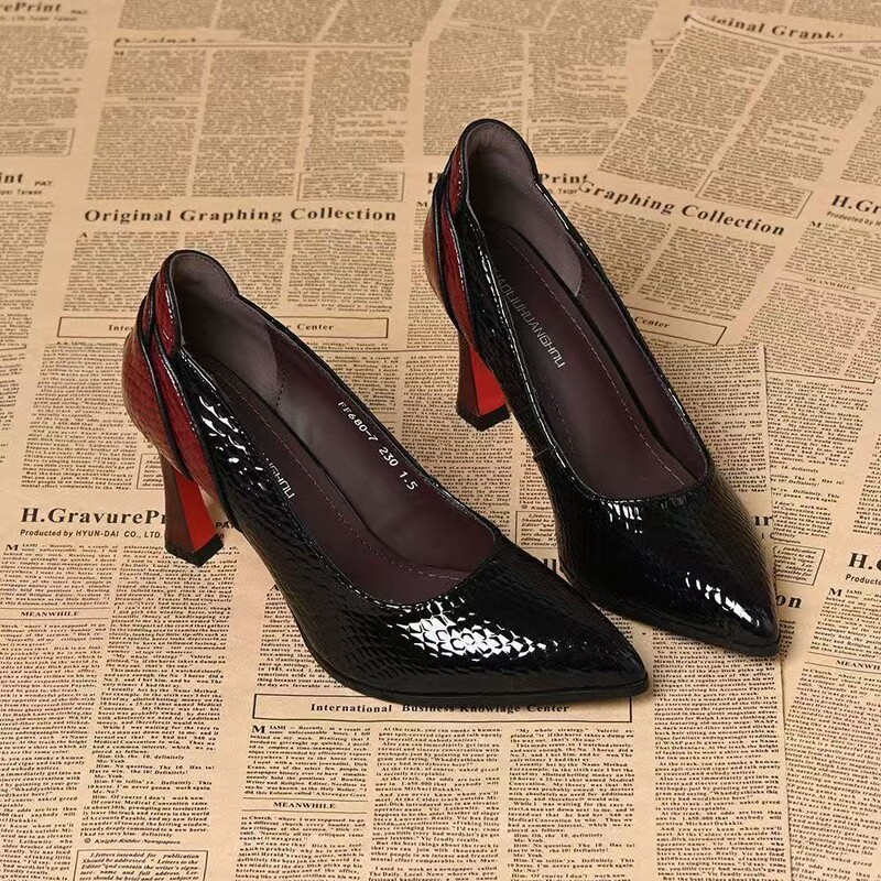 2026 New Color-Block Crocodile Pattern Pointed Toe High Heels for Women, Thin Heel, Ankle Strap, Open Back, Versatile for Commuting 2026 New Color-Block Crocodile Pattern Pointed Toe High Heels for Women, Thin Heel, Ankle Strap, Open Back, Versatile for Commuting
