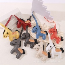 新款马年潮流pu皮马上有钱包包挂饰皮革小马汽车钥匙挂绳挂件批货