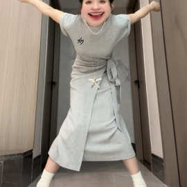 连衣裙子茶歇法式小个子气质高级感茶里茶气t恤夏季2025新款女装