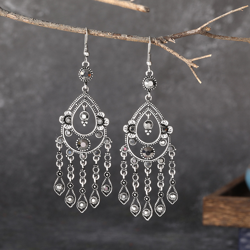 New Long Multi-layer Diamond Drop-shaped Retro Alloy Earrings Women's Accessories Wholesale display picture 5