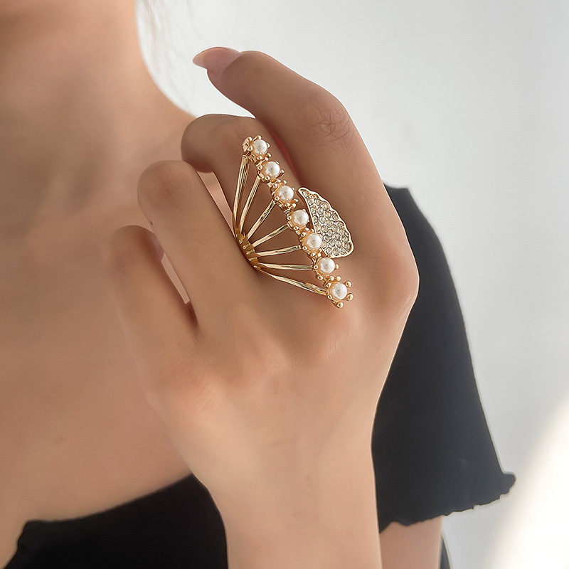 Elegant geometric fashionable retro creative design ring pearl