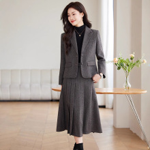 灰色毛呢西装套装女秋冬2024新款气质修身高级感职业装西服半身裙