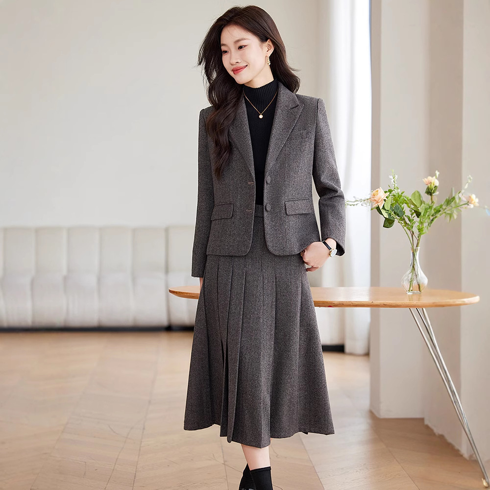 灰色毛呢西装套装女秋冬2024新款气质修身高级感职业装西服半身裙