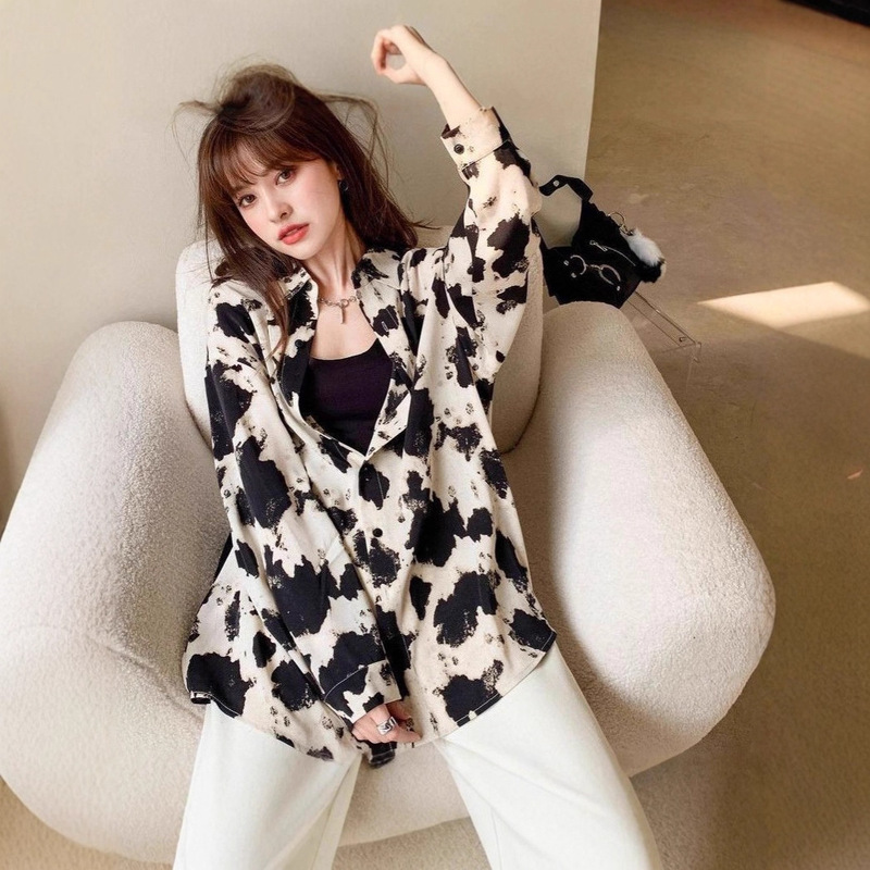 Berry Is Happy to Like You 2025 Cow Pattern Smudged Shirt Women's Autumn Long-Sleeved Fashion Loose Retro Shirt Berry Is Happy to Like You 2025 Cow Pattern Smudged Shirt Women's Autumn Long-Sleeved Fashion Loose Retro Shirt