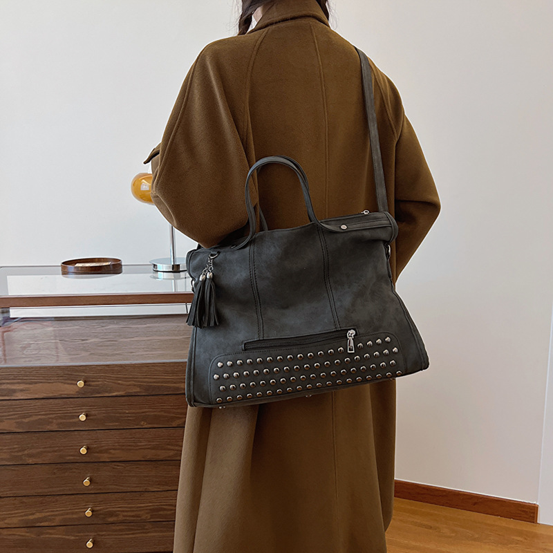 Retro Large Capacity Women Shoulder Bag Tote For Work And Commute_voghion.com