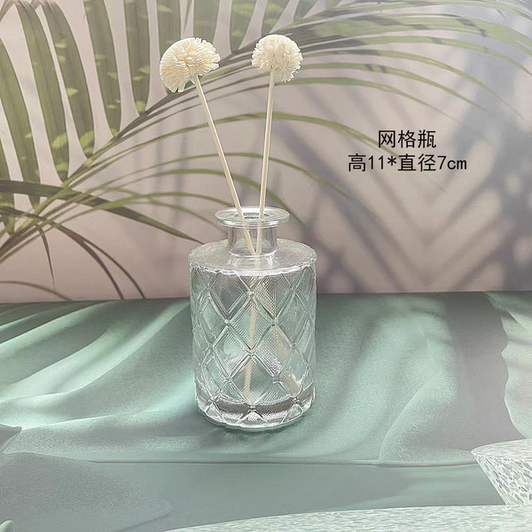 Retro light luxury relief transparent French mini glass vase living…