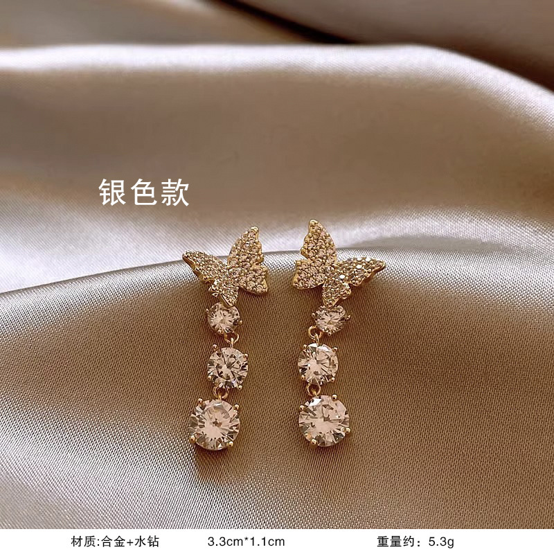 S925銀真珠の花のピアスの女性の贅沢な高級感があります。|undefined