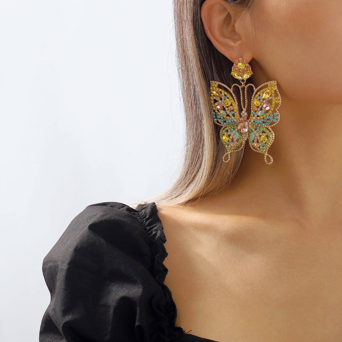 Orecchini a farfalla vuoti in stile corte medievale di design Orecchini di lusso leggeri e pesanti esagerati retrò femminili_voghion.com