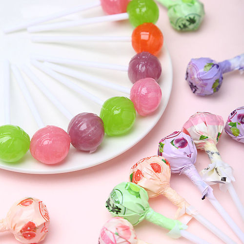 Supermarket-style fruit-flavored lollipop with multiple flavors, retro small snack New Year candy, wedding happy candy, bulk.