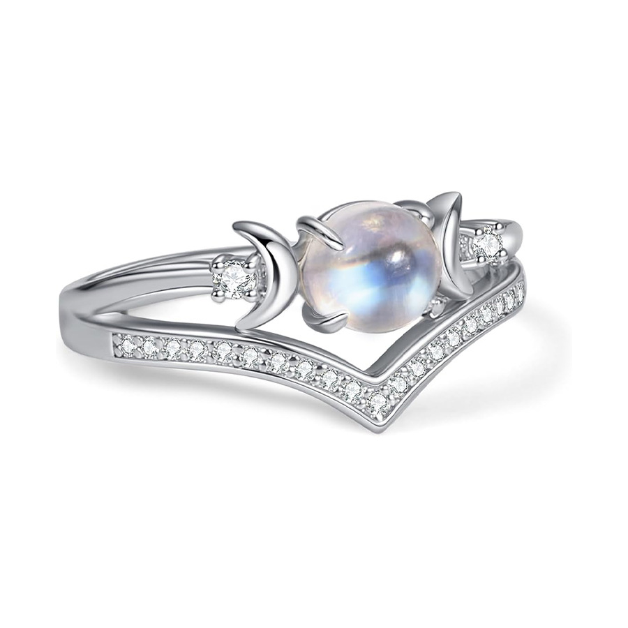 European-Style Court-Inspired Crescent Luxury Gothic Ring in Black Gunmetal and White Gold V-Shaped Claw Setting, European and American Retro Style
