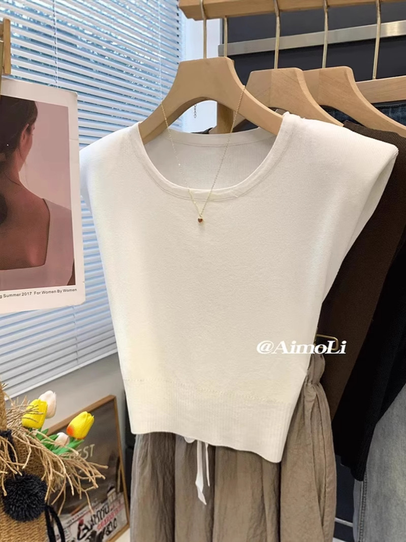 Solid color summer vest with a round collar sleevless