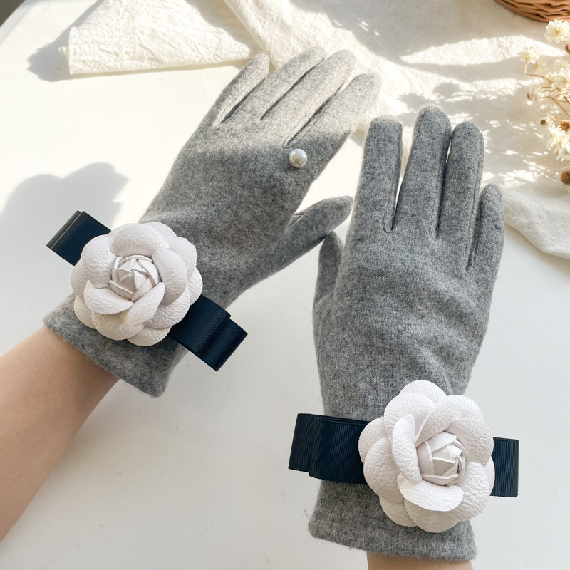 2021 Herfst/Winter Designer's Kleine Geurige Windlint Camellia Wol Kasjmier Handschoenen Met Gesplitste Vingers_voghion.com