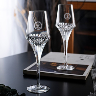 ·��ʮ�������Ʊ�Louis XIII���^�R��֮ٝ�Y�ֹ�ˮ�����Y�и��_��