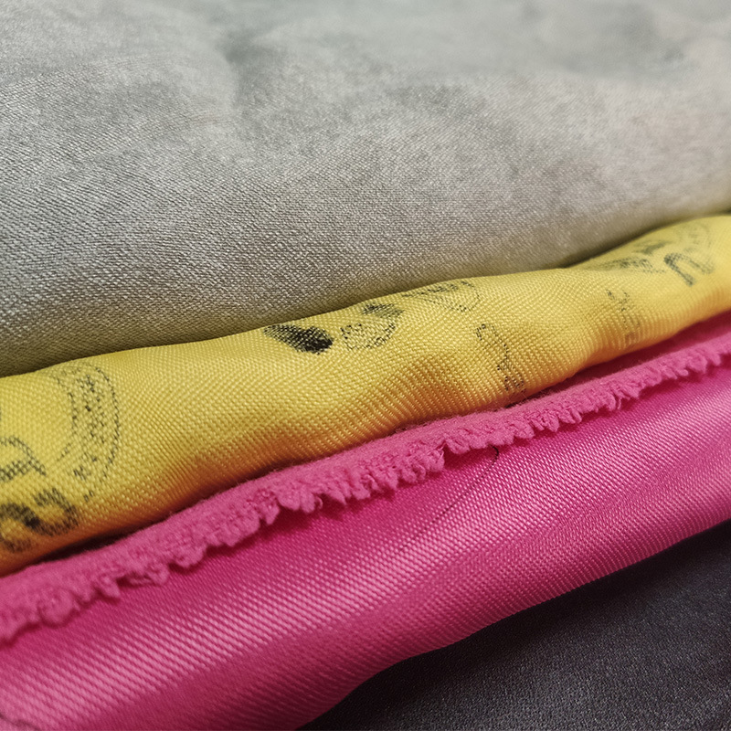 厂家直供 仿麂皮绒 105D*140D 染色磨毛数码印花桌布桌台沙发箱包