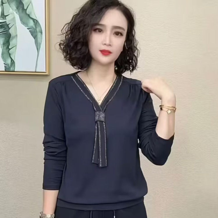 一件代发直播爆款2025春秋季新款妈妈装V领长袖T恤女上衣打底小衫|undefined