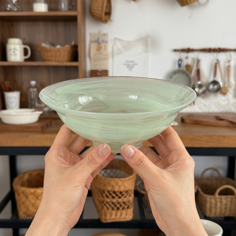 Japanese-style glass bowl in honeydew green, cloud-shaped straw hat bowl, simple conical bowl, girly fruit salad yogurt bowl for breakfast Japanese-style glass bowl in honeydew green, cloud-shaped straw hat bowl, simple conical bowl, girly fruit salad yogurt bowl for breakfast