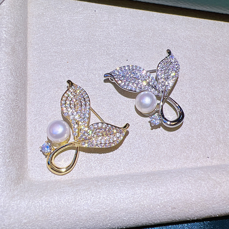 Elegant Women's Leaf Brooch With Micro Pave Zircon And Pearl_voghion.com