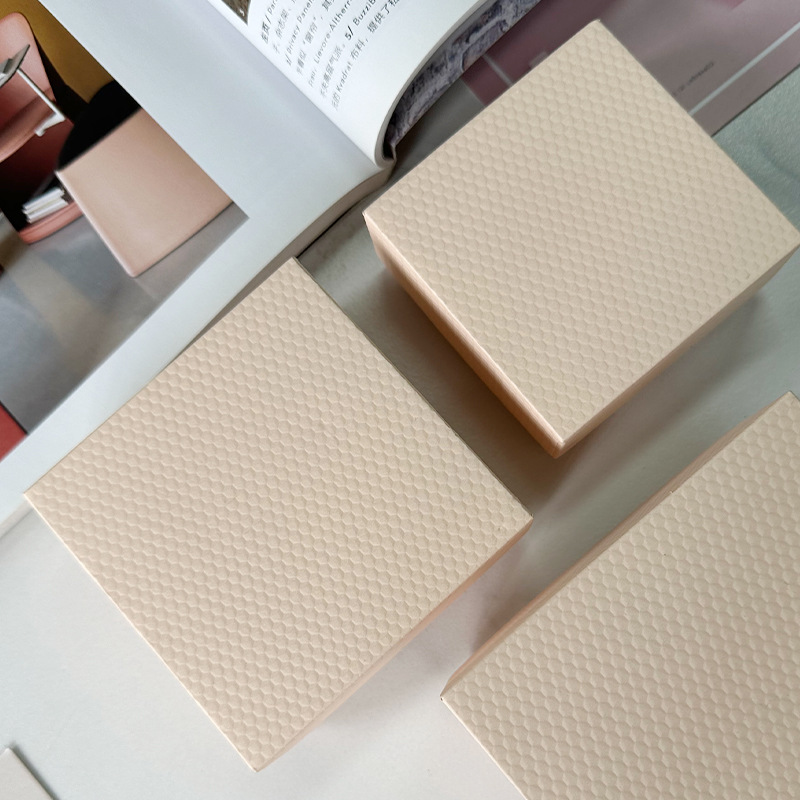 Fabricante de caja de joyería en stock, caja de embalaje de cubierta, anillo, collar, pendientes, caja de joyería de alta calidad, caja de almacenamiento de joyería