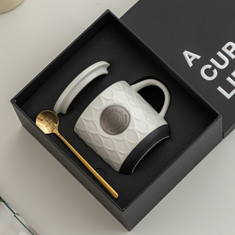 Taza de bronce Taza de bronce Taza de café Taza de agua en relieve Taza de cerámica Logo