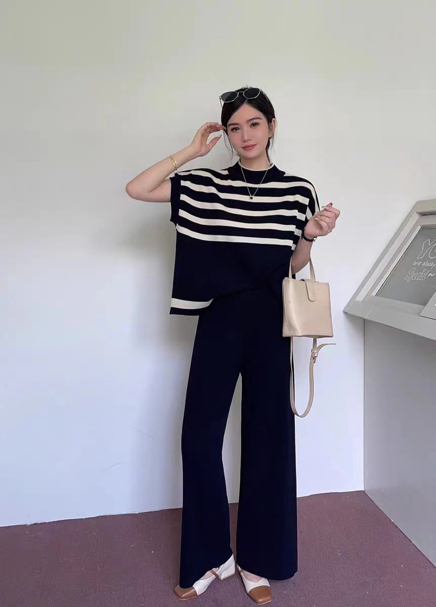 420g Weight Short Sleeve Sleeve Length Viscose fiber Fabric Type Pant Co-ord Set Sets Type 2 Pieces Set Quantity Daily Occasion Round Neck Neckline Regular Fit Fit Type Stripe Pattern Spring Season Women's Gender Elegant Style Daily Women's Elegant Stripe Viscose Fiber Pant Co-ord Set Pants Sets 2