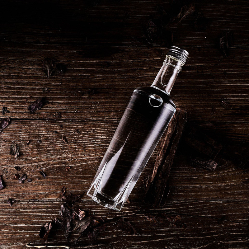 400ml水晶玻璃瓶高级烈酒瓶时尚威士忌酒瓶伏特加空酒瓶带螺旋盖