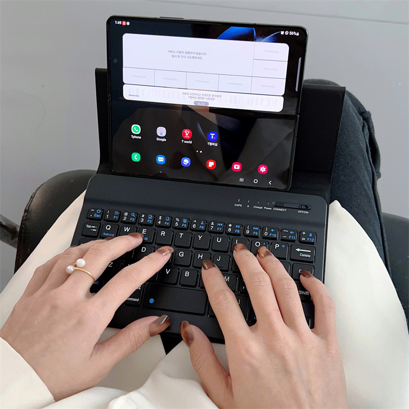 Samsung Z Fold4 Bluetooth keyboard plain...