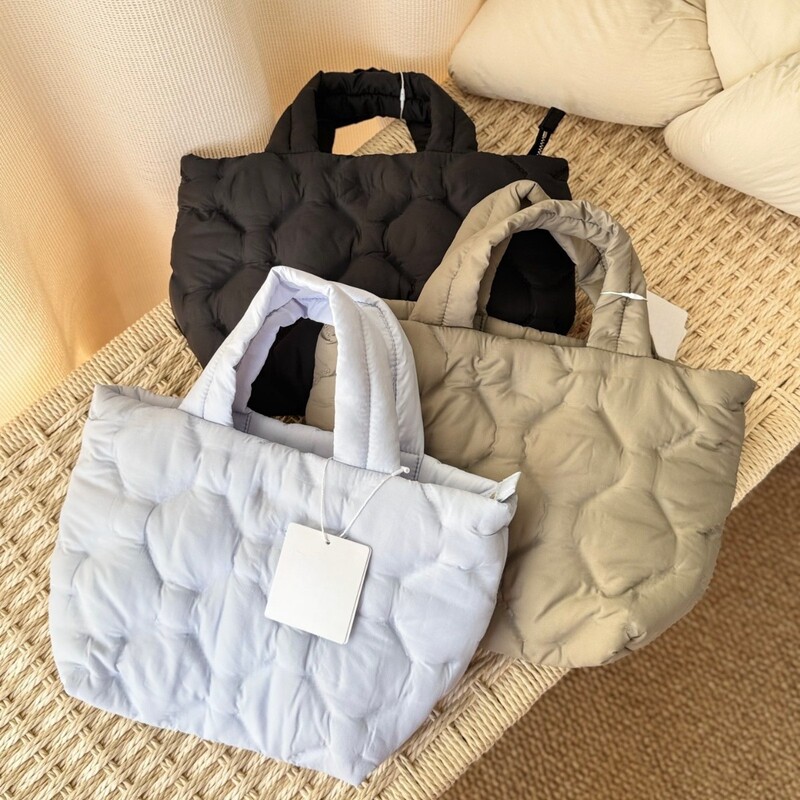 Korean-Style New Fashion Cloud Tote Shoulder Bag with a Youthful Vibe, Lazy Quilted Portable Crossbody Bag