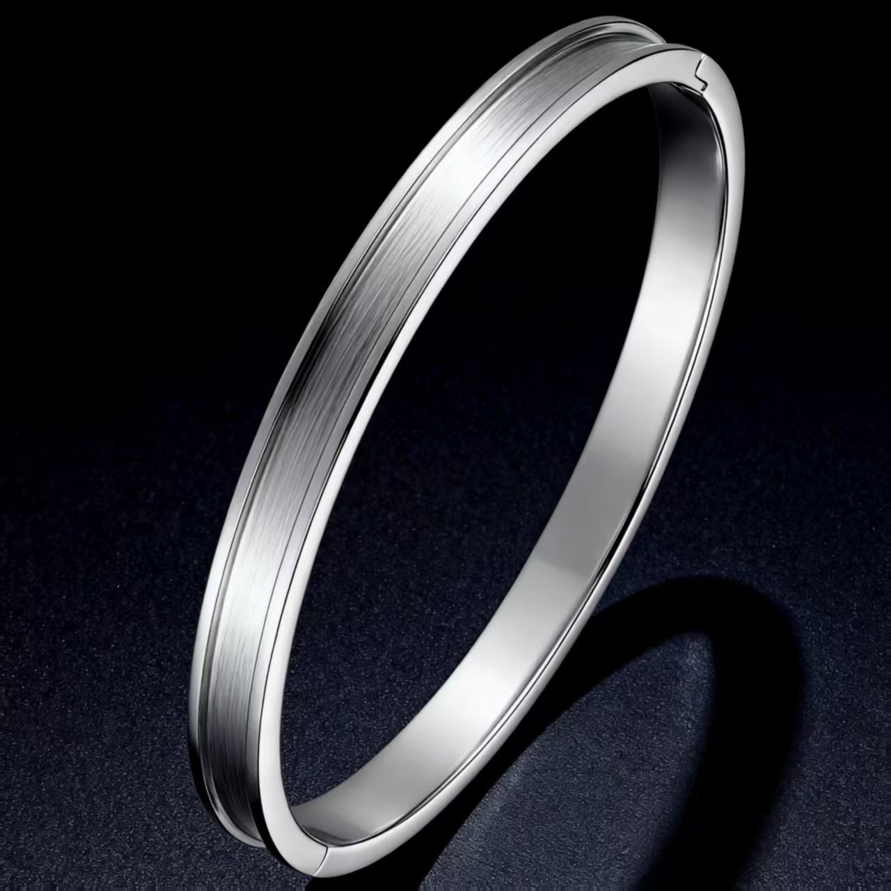 glossy fashionable women's bracelet stainless steel