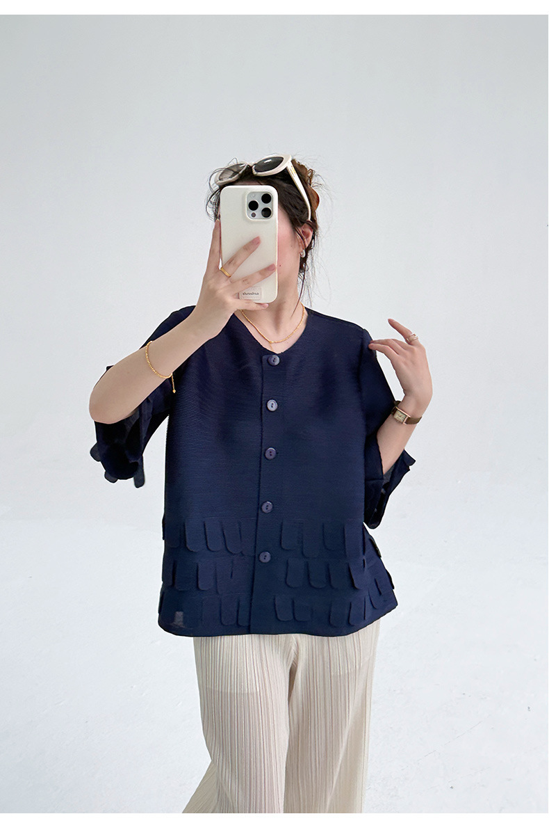 Áo cardigan nữ dáng váy xếp ly tay ngắn phối dáng rộng — Màu đen chi tiết 9