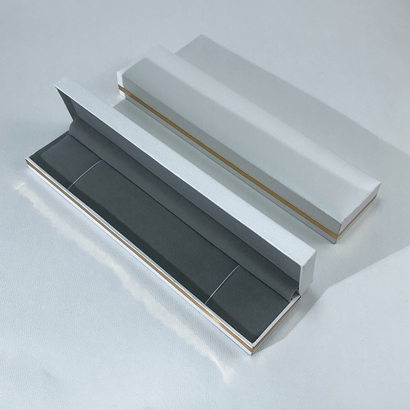 Nuevo borde dorado cuero ángulo recto Flip joyero anillo colgante pendientes de moda caja de joyería ventas directas de la fábrica