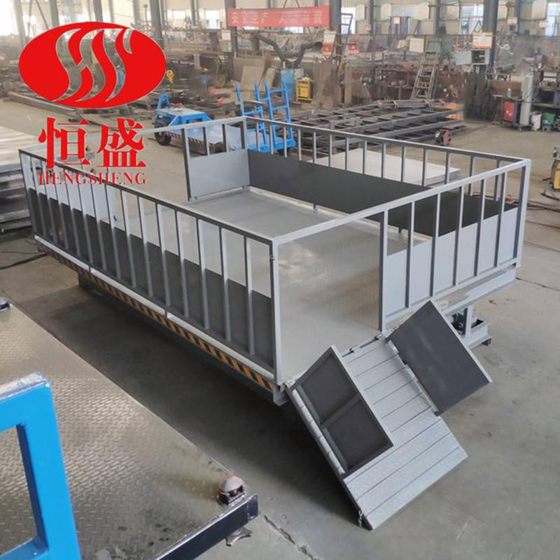定制猪场中转装猪台电动液压卸猪台移动出猪台拉猪卖猪装车升降台