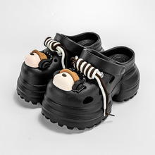 2024新款网红绑带耳机狗夏季洞洞鞋女时尚厚底百搭沙滩凉鞋外贸