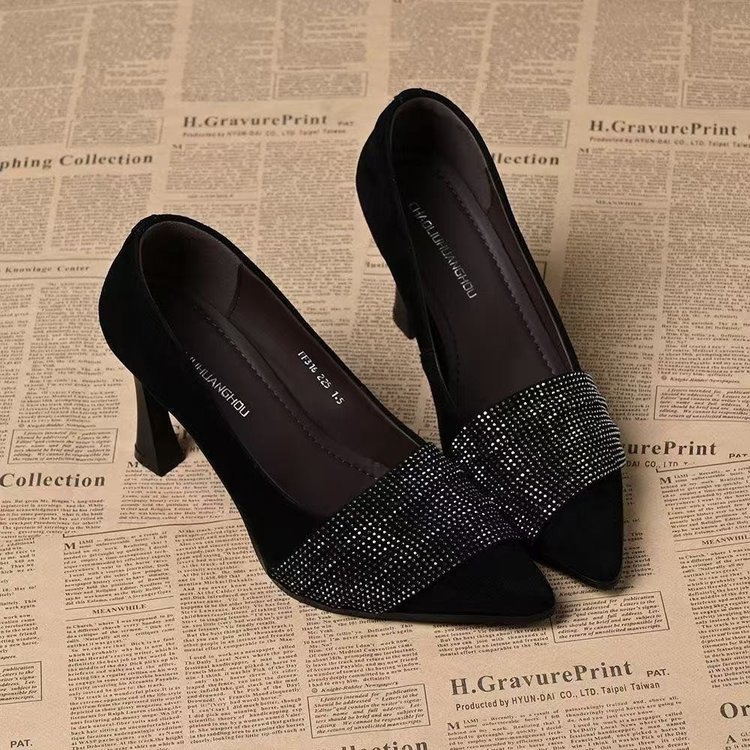 Modas versátiles zapatos de primavera 2026 nuevos zapatos de mujer puntuales zapatos de tacones altos temperamento de diamante francés zapatos de mujer