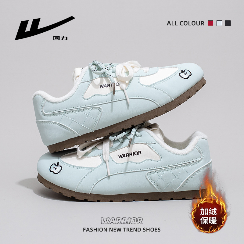 Zapatos de capacitación calientes de invierno de 2025 nuevos zapatos de algodón cómodos, suaves y versátiles, zapatos de moda de alta calidad para mujeres