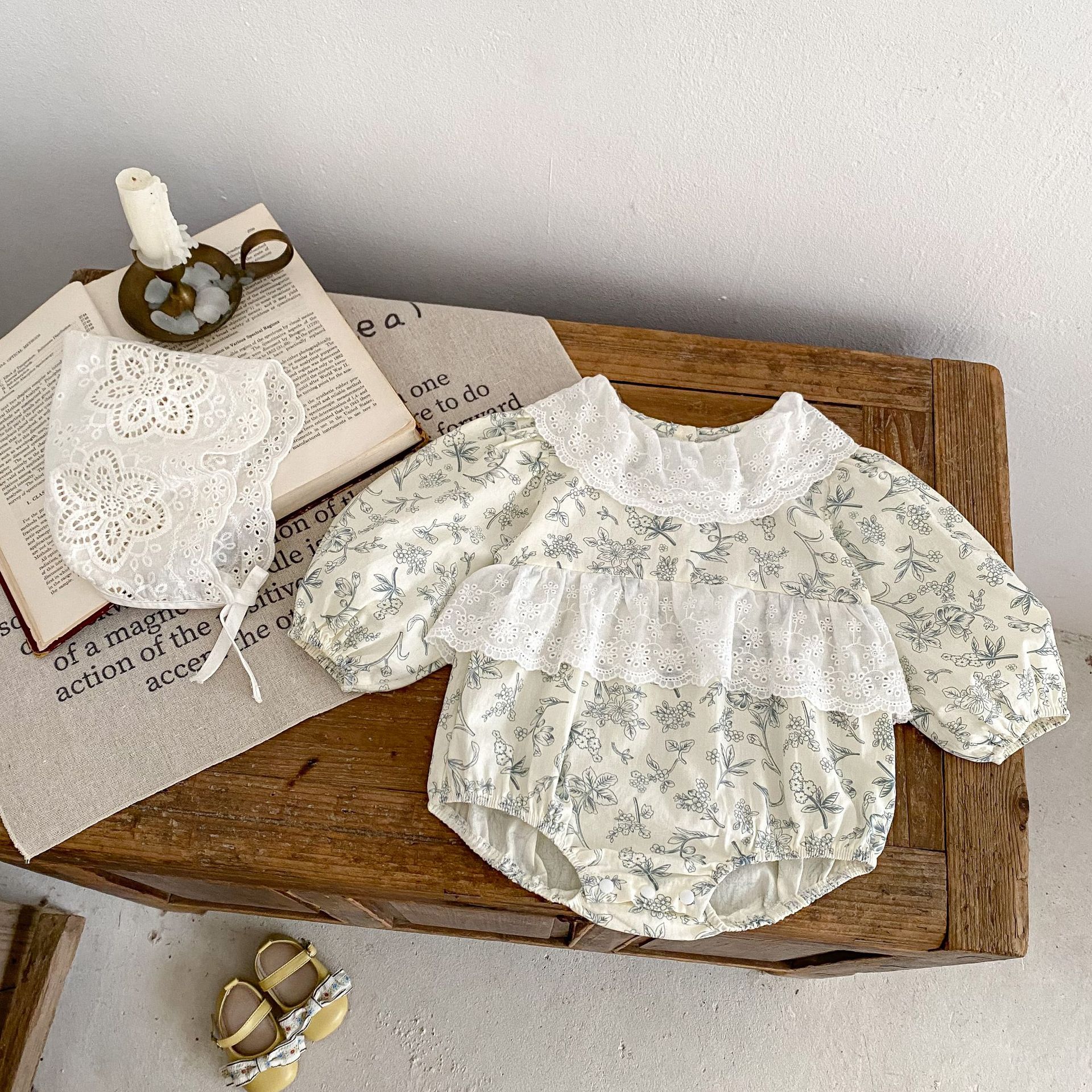 A-class cotton 2024 baby girl autumn 0-3 years old lace collar small fresh floral Ha Yi long sleeved bag fart clothes_voghion.com
