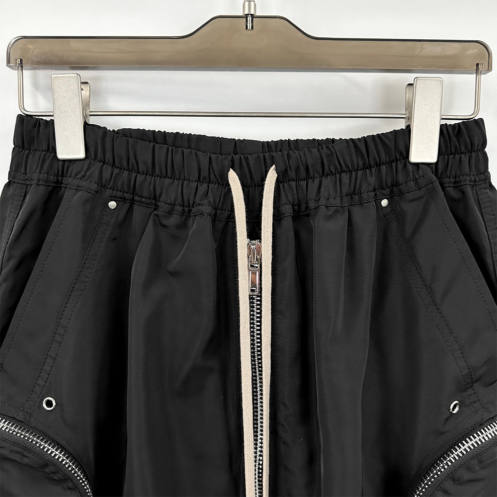 Dark Aesthetic RO-Style Cargo Shorts For Men – Multi-Zip Utility Pockets, Regular Fit, Streetwear Knee-Length Tactical Shorts_voghion.com