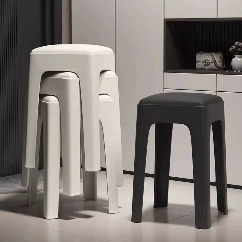 Штабелируемые бытовые табуреты, прочные и утолщенные высокие табуреты, современные простые и прочные табуреты и стулья для обеденного стола, запасные пластиковые табуреты.
