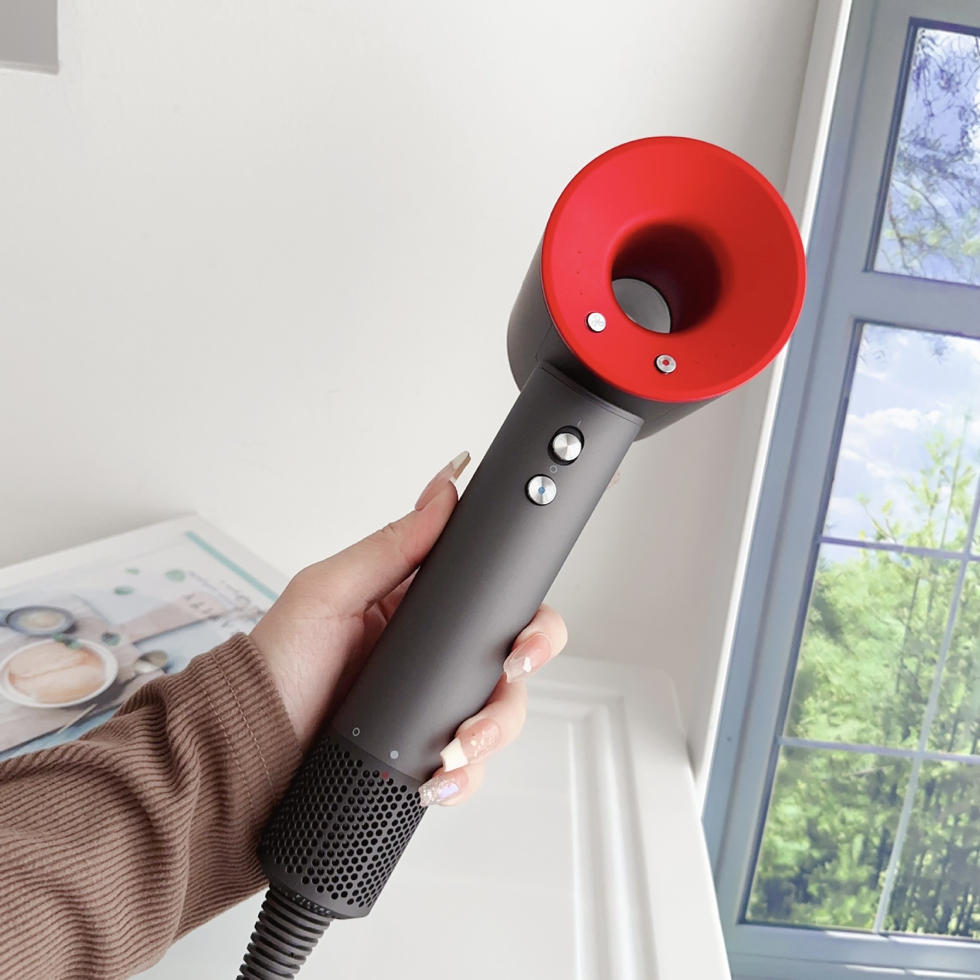 Secador de pelo de alta velocidad Huaqiangbei caja de cuero exclusiva de alta gama secador de pelo de iones negativos no daña la fábrica de secador de pelo al por mayor image 8