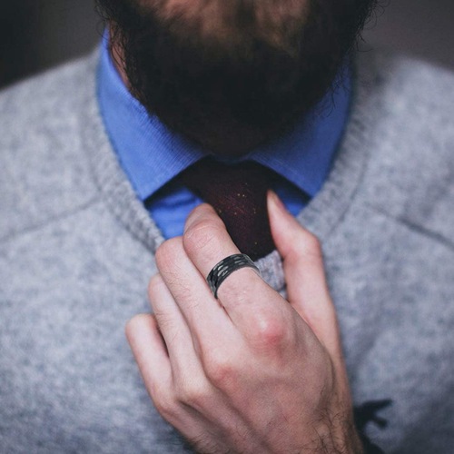 8MM wide vacuum electroplating European and American new trendy men's titanium steel ring with flower hammering pattern retro feel Amazon jewelry