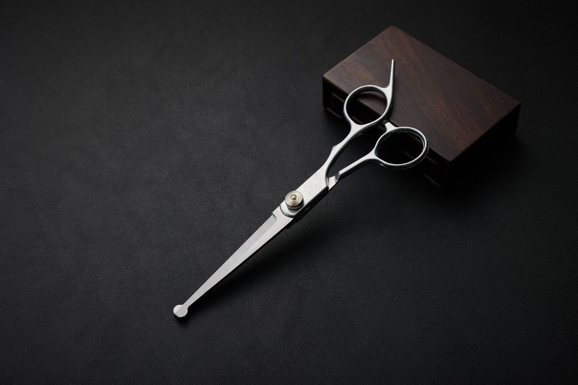 F0 플랫 컷 화이트 햇 실버 링(포인티드 테일 빗)