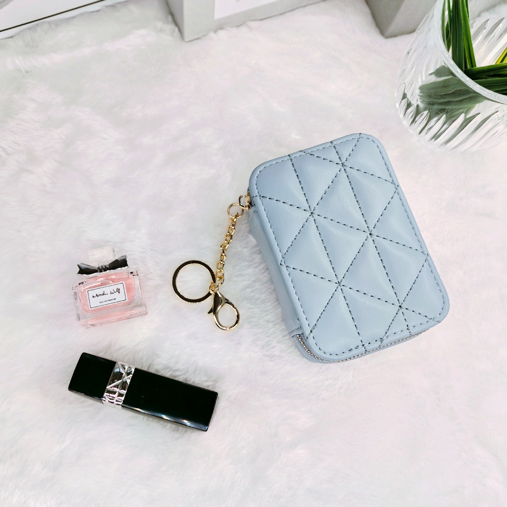 블루 삼각형 자수 실