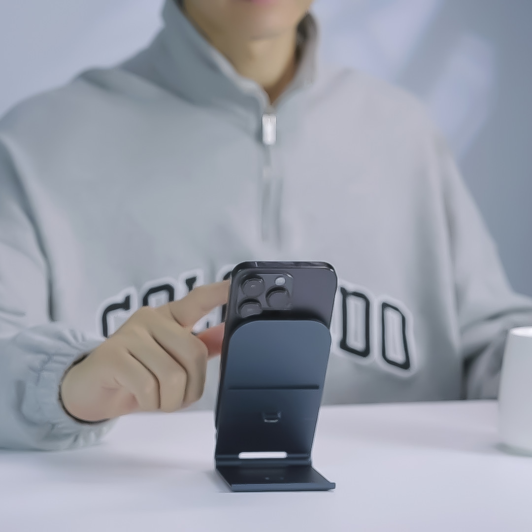 Soporte plegable de escritorio recargable inalámbrico transfronterizo para Apple iPhone 14 plegable multifuncional