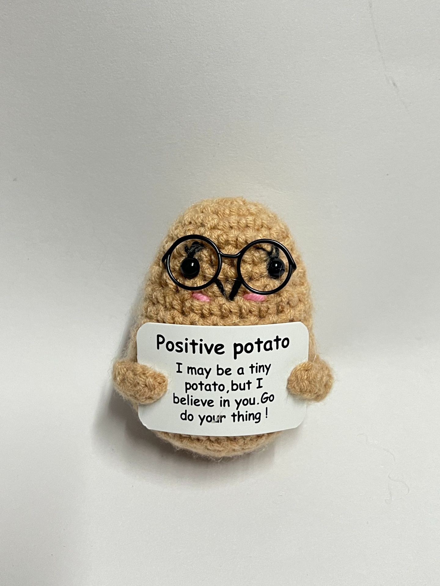 Amazon positivepotato hilado de lana tejida ganchillo patata divertida descompresión muñeca tejida a mano