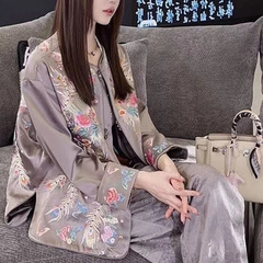 2024軽豪華高ji感ファッションは新中国風女装刺繍上着ズボン2点セットの大きいサイズを着ている