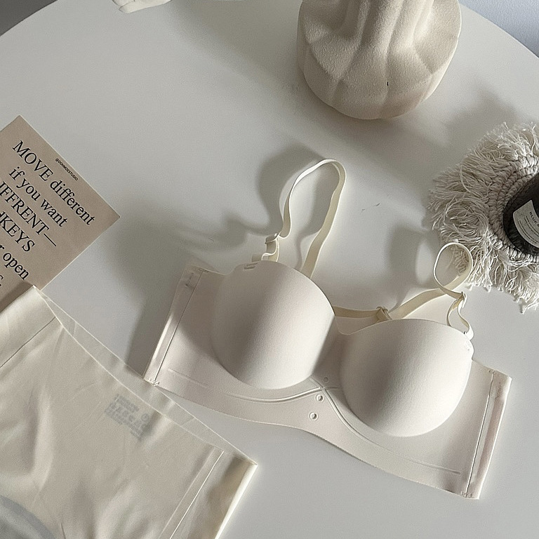 231 cartón original media taza engrosada ropa interior de las mujeres pequeño pecho push up inalámbrico grande sujetador sin costuras