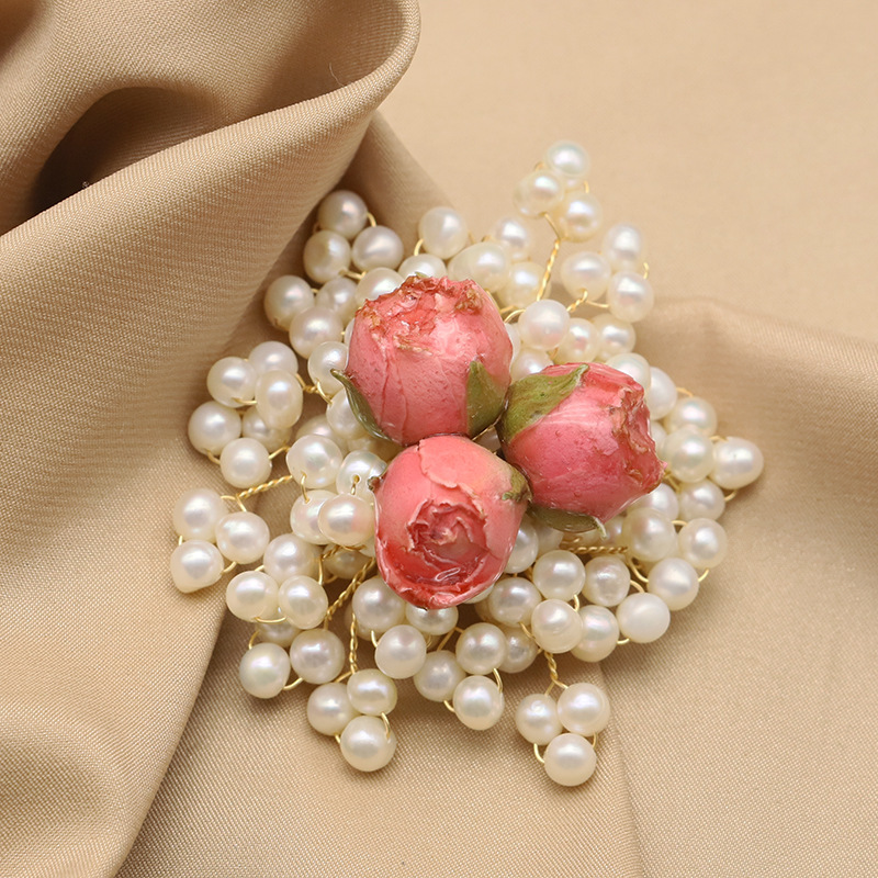 Broche de perlas naturales de alto grado nicho Rosa epoxi Rosa broche de gama alta diseño vintage copo de nieve al por mayor image 3