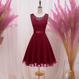 连衣裙;女式衬衫;时尚休闲套装