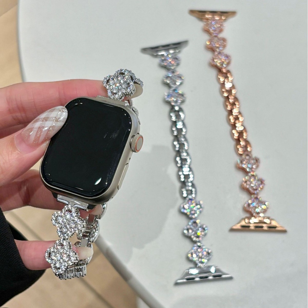 New Model Suitable for Applewatch Iwatch9876Se Strap Four-Leaf Clover Zircon Women's Summer