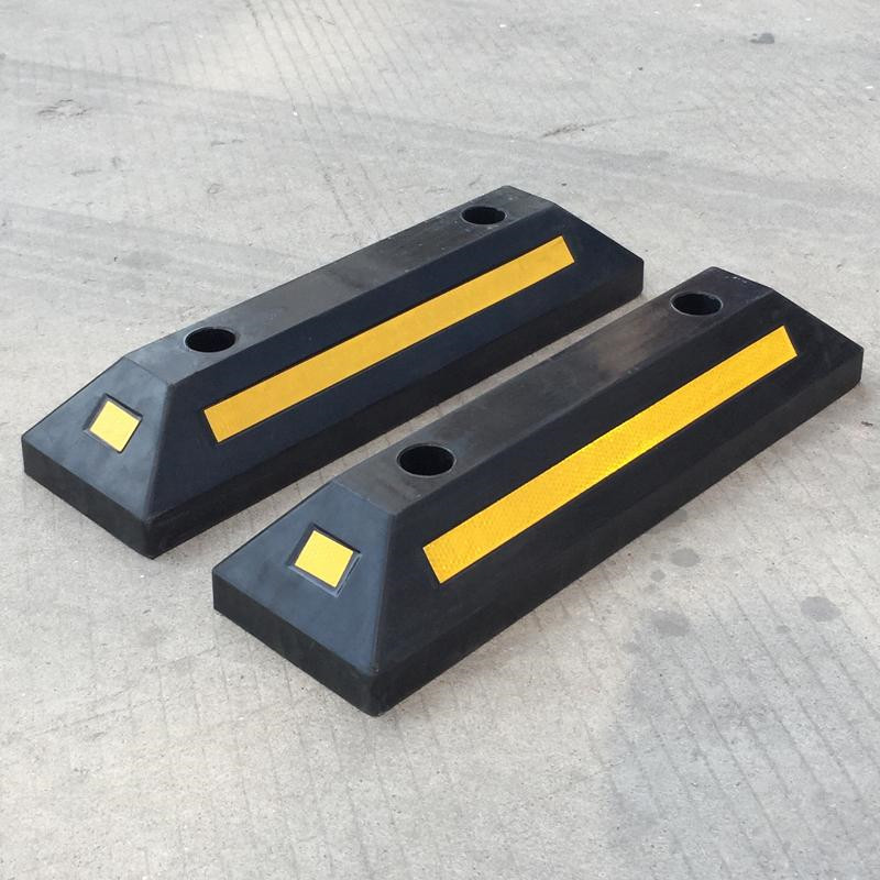 宜春上高丰城停车场橡胶定位器高 反光警示车轮止退器 稳固牢靠