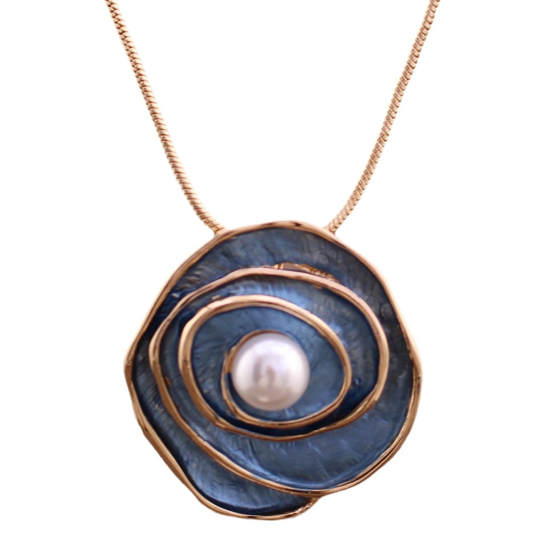 Cross-Border Best-Selling Enamel Pearl Inlaid Rose Flower Necklace for Women, Simple and High-End Hollow Rose Flower Pendant